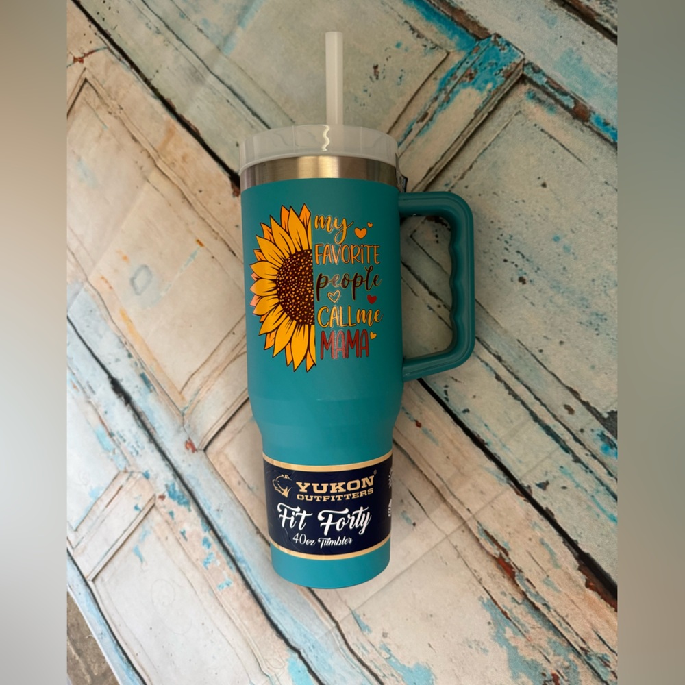 Buc-ee’s turquoise Mama tumbler